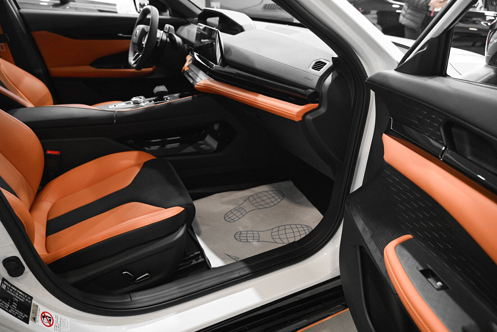 Changan UNI-V Tech, белый