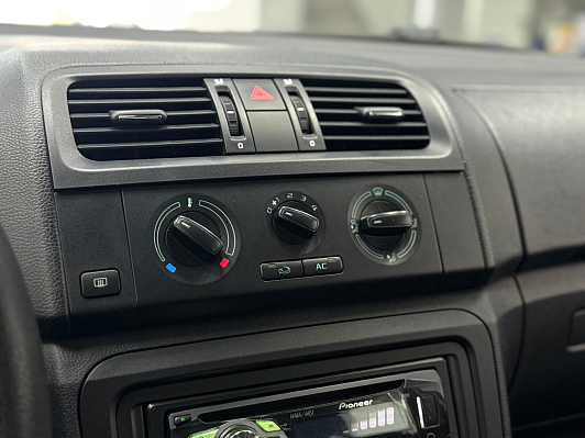 Skoda Fabia Fresh, 2011 года, пробег 131350 км
