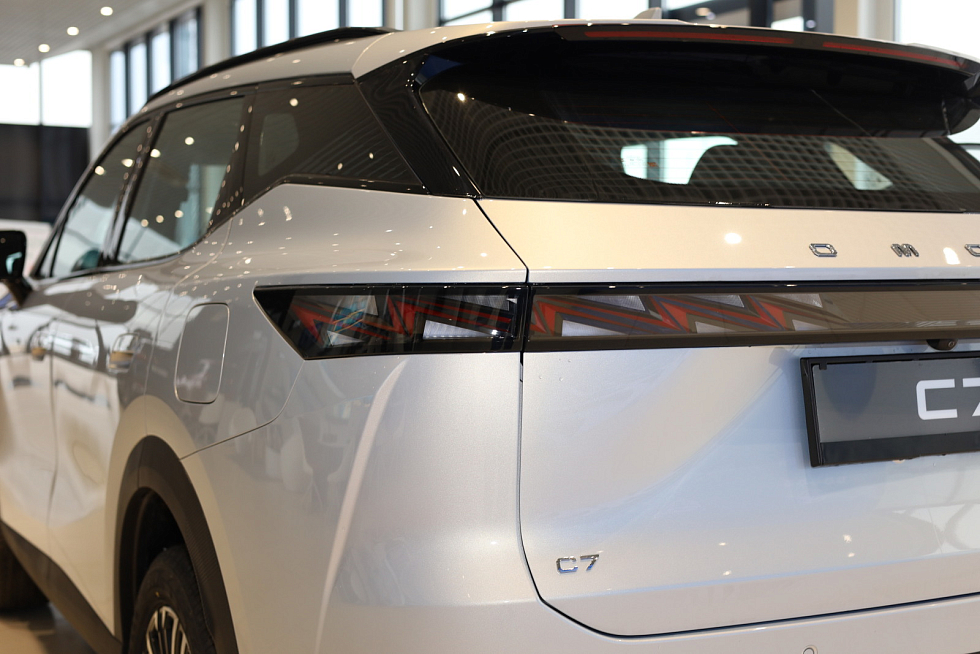 Omoda C7 Joy, серебряный