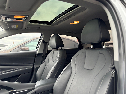 Hyundai Elantra Premium Edition, 2021 года, пробег 18993 км