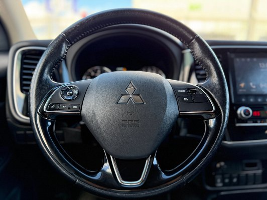 Mitsubishi Outlander Intense+, 2021 года, пробег 163500 км