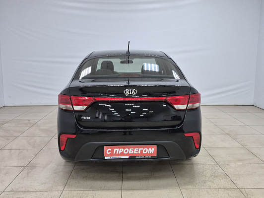 Kia Rio Luxe, 2017 года, пробег 50000 км
