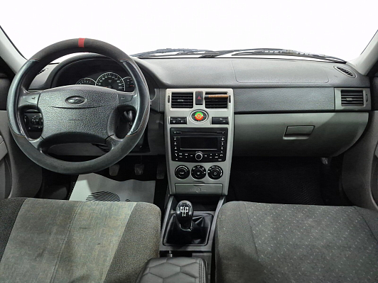 Lada (ВАЗ) Priora Люкс, 2011 года, пробег 176731 км