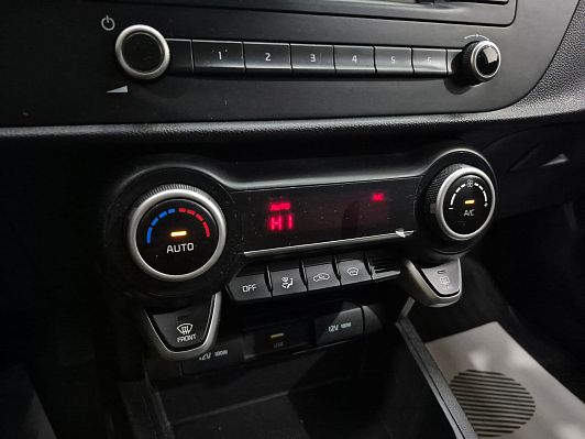 Kia Rio Luxe, 2020 года, пробег 63194 км
