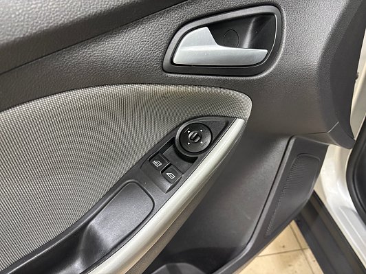 Ford Focus Titanium, 2012 года, пробег 176347 км