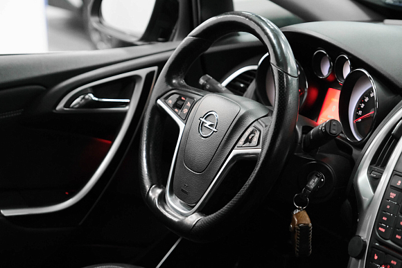 Opel Astra Sport, 2013 года, пробег 184000 км