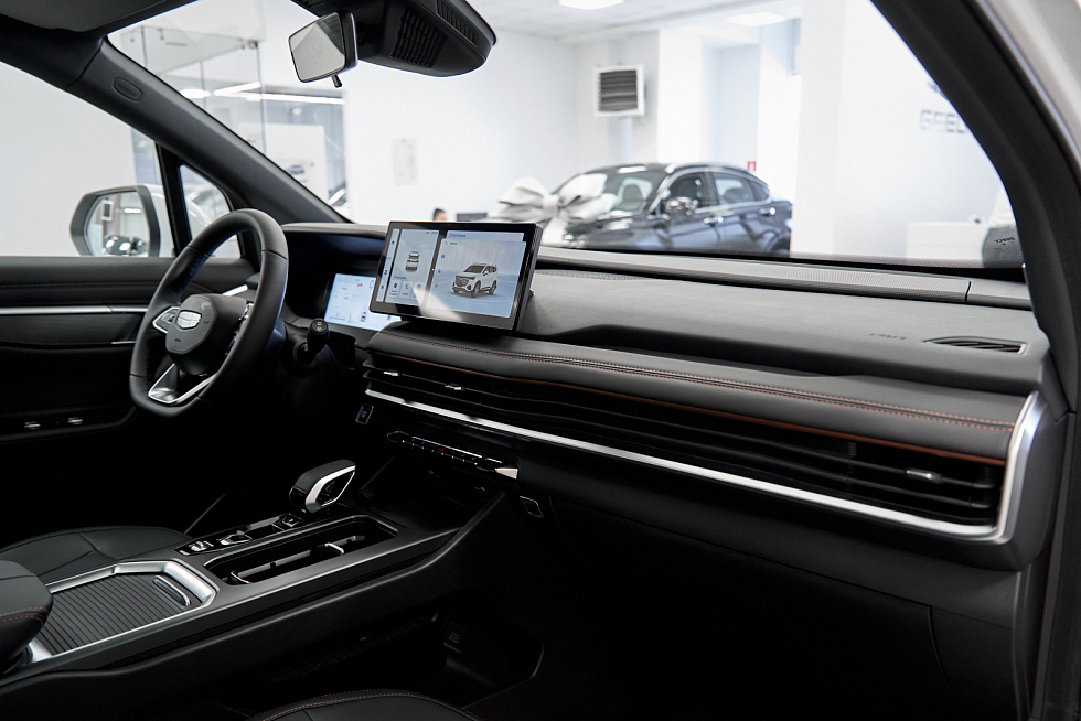 Geely Okavango Flagship, белый