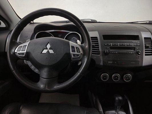 Mitsubishi Outlander Intense, 2008 года, пробег 179504 км