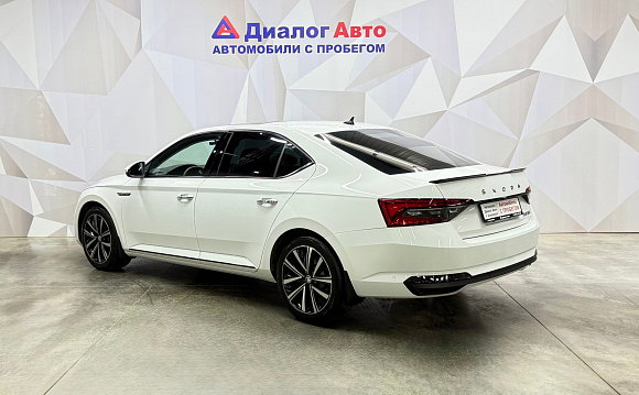Skoda Superb Luxury, 2024 года, пробег 7025 км