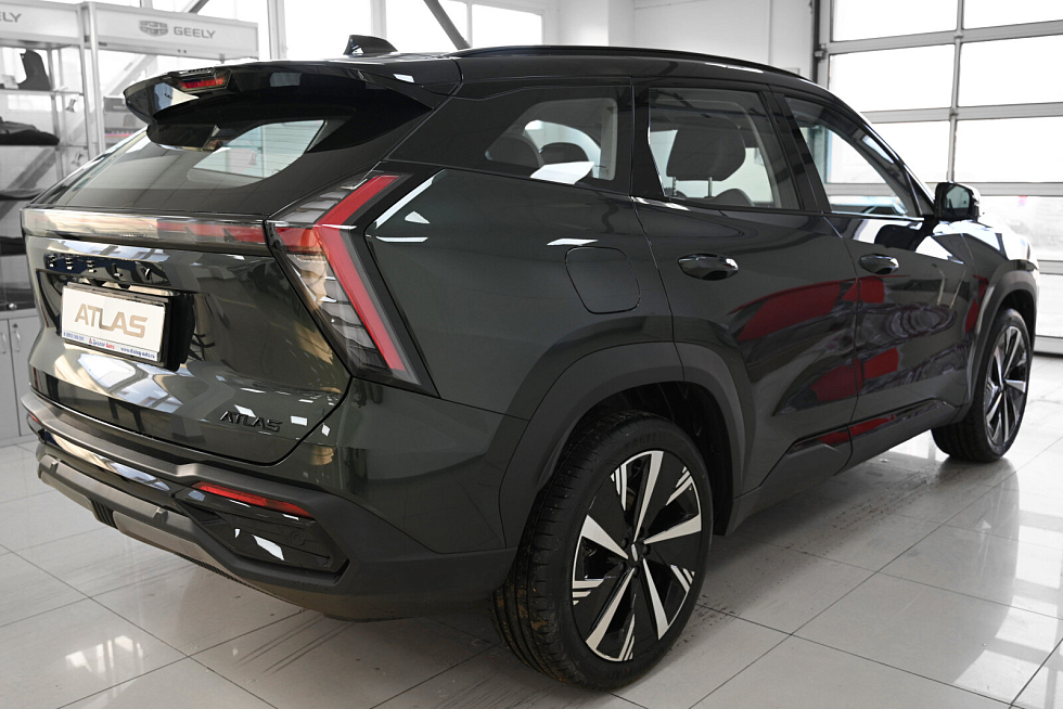 Geely Atlas Люкс, зеленый