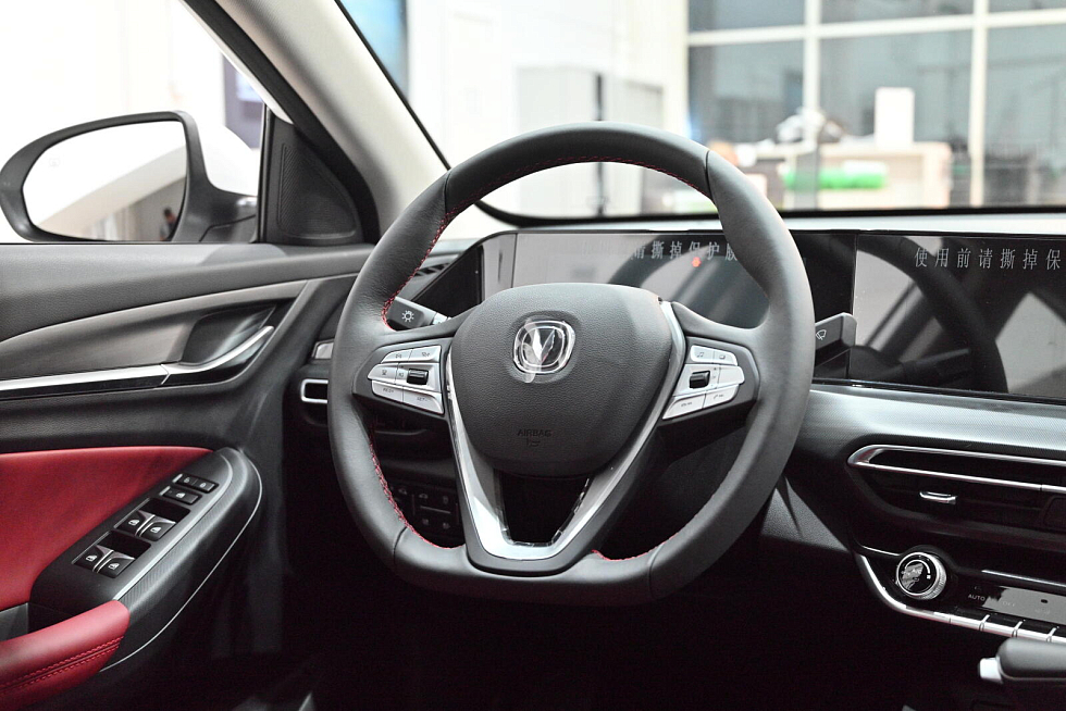 Changan Eado Plus Стандарт, белый