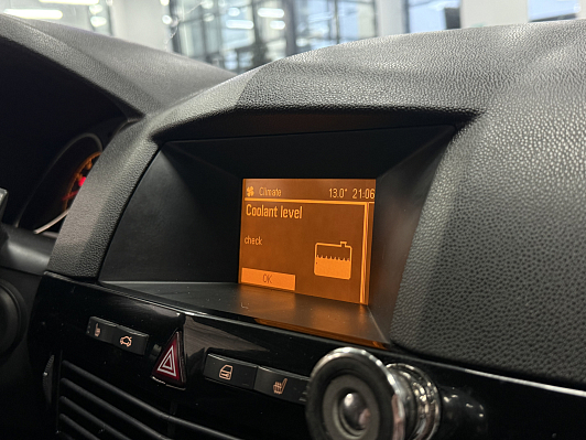 Opel Astra, 2011 года, пробег 233840 км