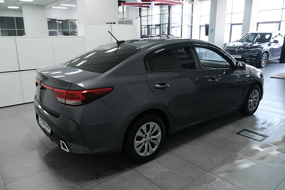 Kia Rio Luxe, 2021 года, пробег 68500 км