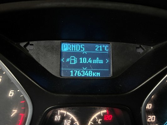 Ford Focus Titanium, 2012 года, пробег 176347 км