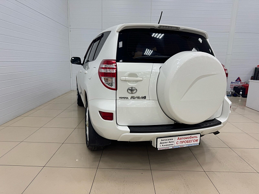 Toyota RAV4, 2010 года, пробег 179332 км