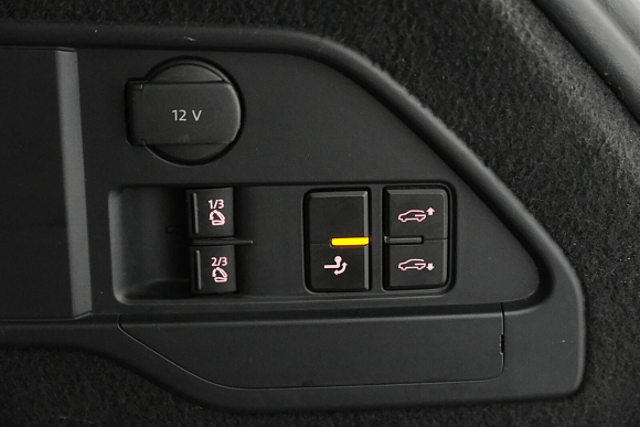 Volkswagen Touareg, 2011 года, пробег 261000 км