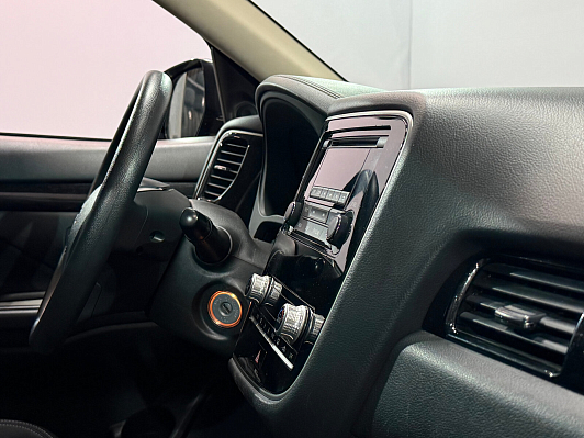 Mitsubishi Outlander Inform, 2020 года, пробег 90700 км