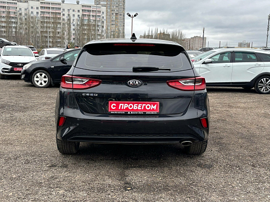 Kia Ceed Prestige, 2018 года, пробег 180268 км