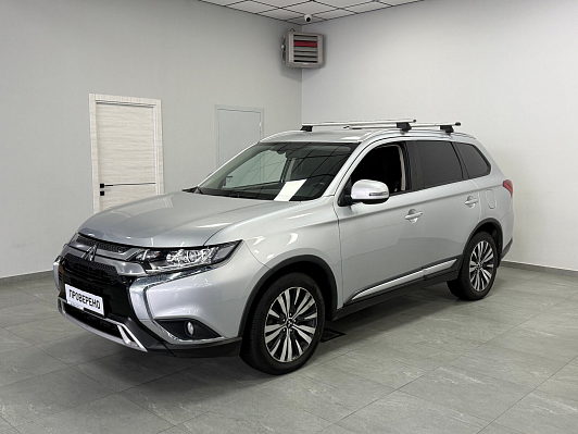 Mitsubishi Outlander Instyle, 2018 года, пробег 102000 км