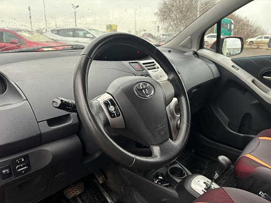 Toyota Yaris Сол, 2008 года, пробег 127615 км