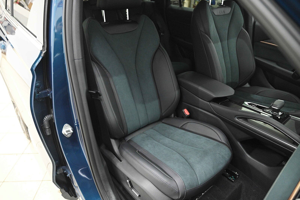 Geely Monjaro Flagship (2023-2025), синий