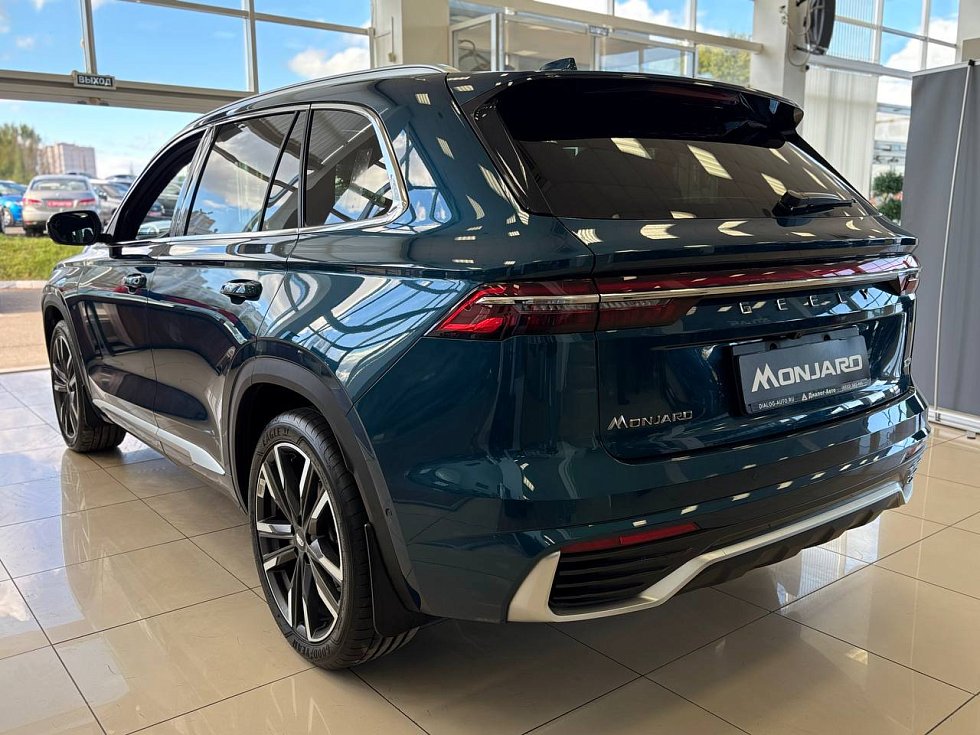 Geely Monjaro Люкс, зеленый