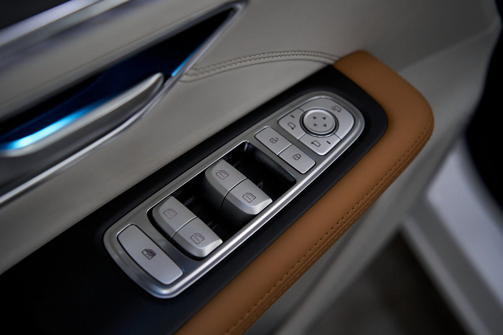 JETOUR X70+ Престиж, черный