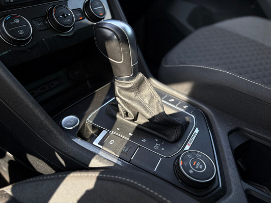 Volkswagen Tiguan CONNECT, 2018 года, пробег 130907 км
