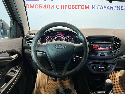 Lada (ВАЗ) Vesta Standard (2019), 2020 года, пробег 81000 км