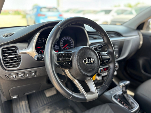 Kia Rio Luxe, 2021 года, пробег 130247 км