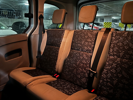 Renault Kangoo, 2010 года, пробег 357000 км