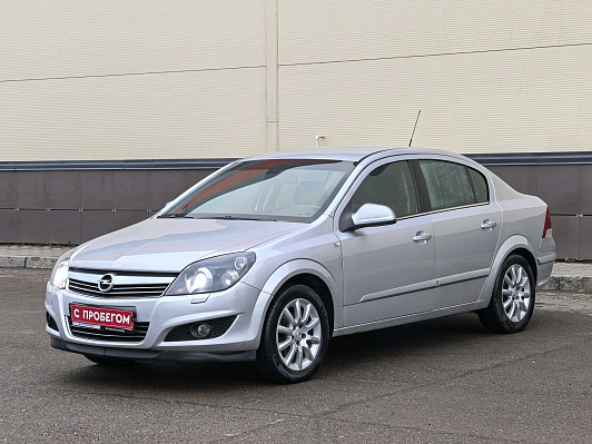 Opel Astra, 2013 года, пробег 197390 км