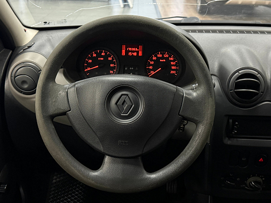 Renault Logan Authentique, 2011 года, пробег 179000 км