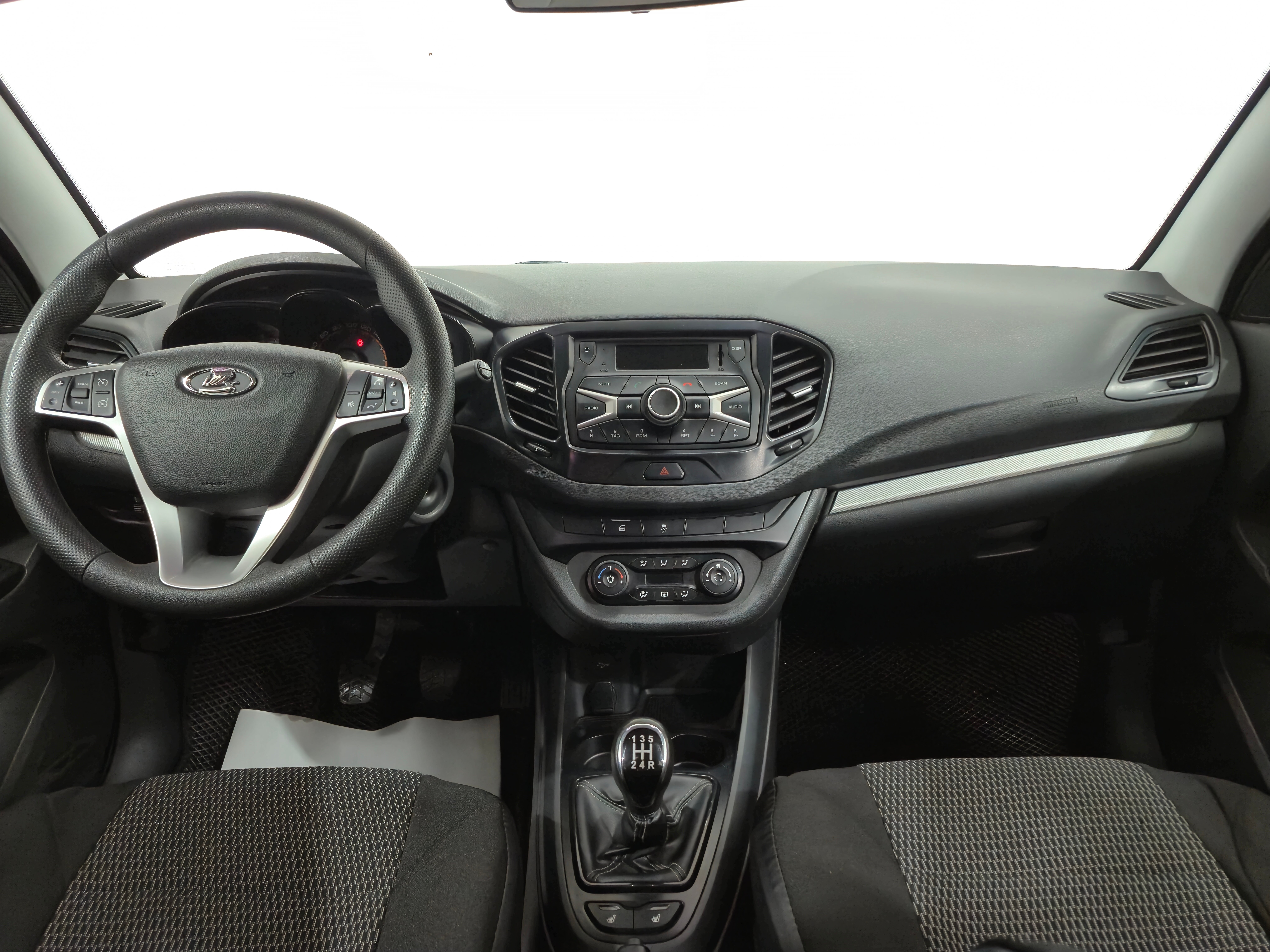 Lada (ВАЗ) Vesta Comfort, 2019 года, пробег 127270 км