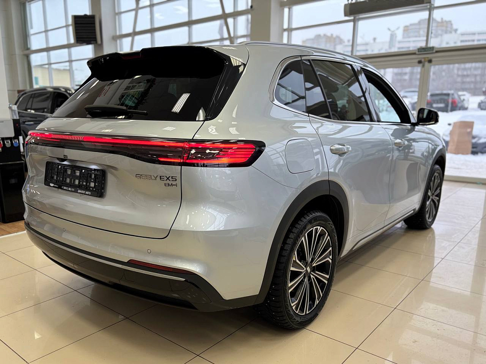 Geely EX5 Гибрид Макс EM-R, серебряный