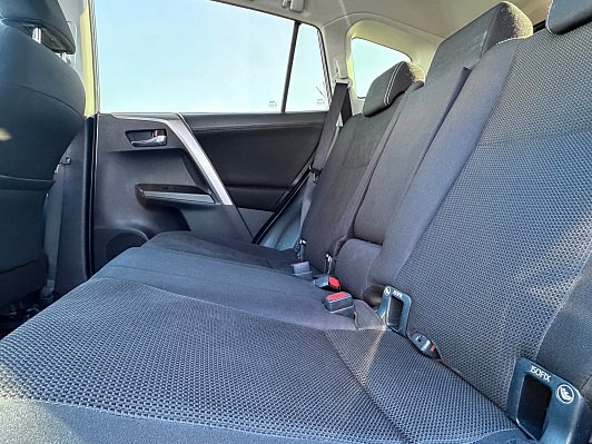 Toyota RAV4, 2018 года, пробег 208900 км