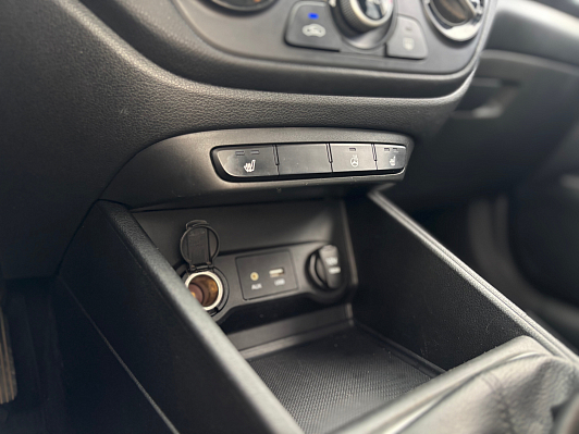Hyundai Solaris Active, 2017 года, пробег 156000 км