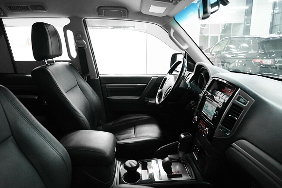 Mitsubishi Pajero Instyle, 2017 года, пробег 150820 км