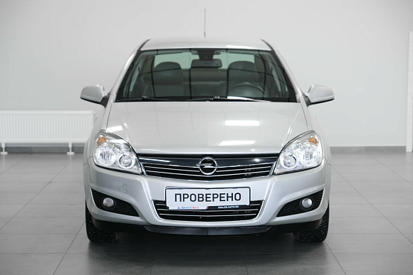 Opel Astra, 2013 года, пробег 127000 км