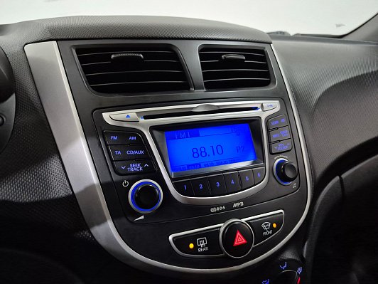 Hyundai Solaris, 2012 года, пробег 262092 км