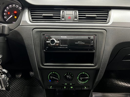 Skoda Rapid, 2015 года, пробег 100500 км