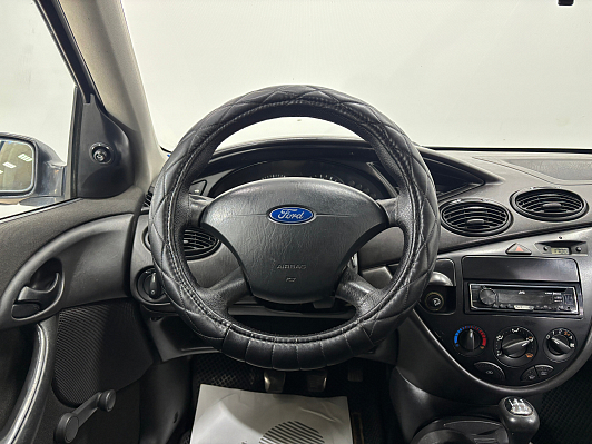 Ford Focus, 2004 года, пробег 302660 км
