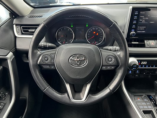 Toyota RAV4 Престиж, 2020 года, пробег 67330 км