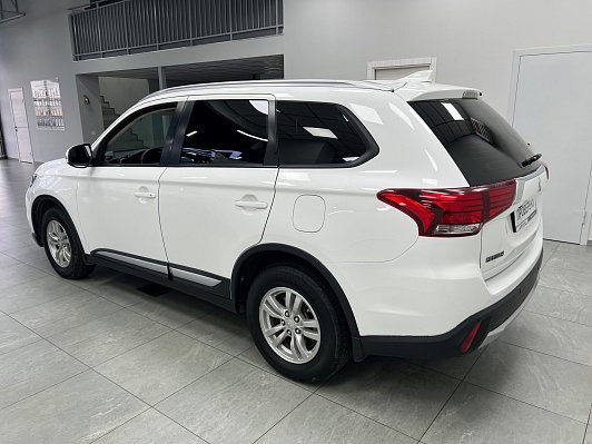 Mitsubishi Outlander Instyle, 2017 года, пробег 139000 км