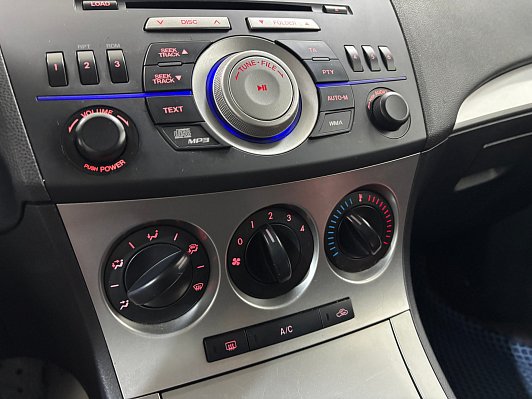 Mazda 3 Touring, 2011 года, пробег 167060 км