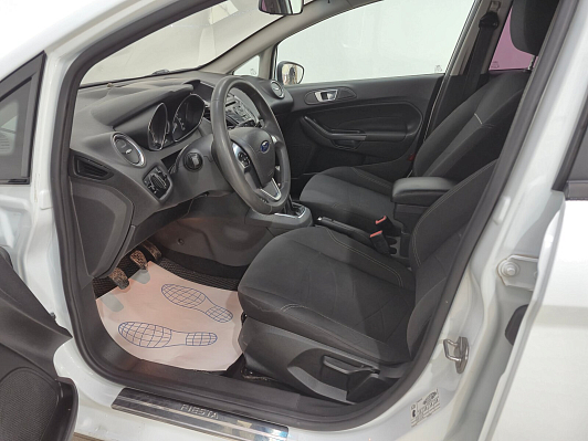 Ford Fiesta Trend, 2015 года, пробег 190030 км