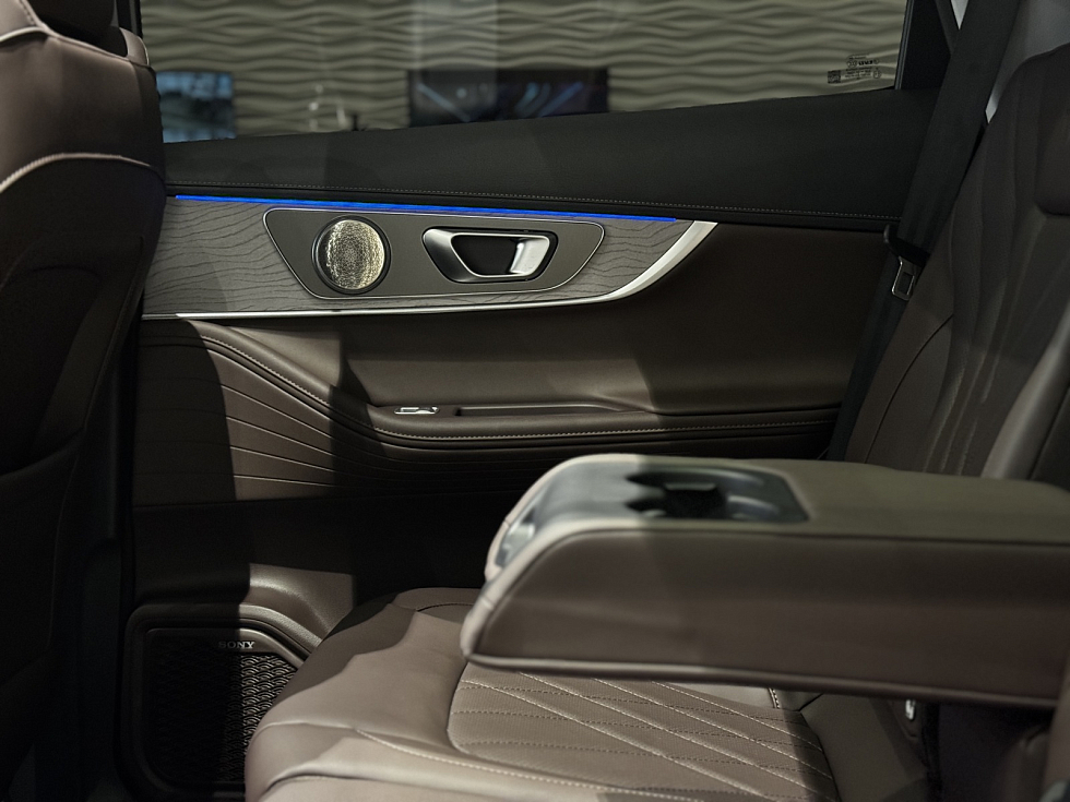 Chery Tiggo 8 Pro Max Ultimate 4WD, серебряный