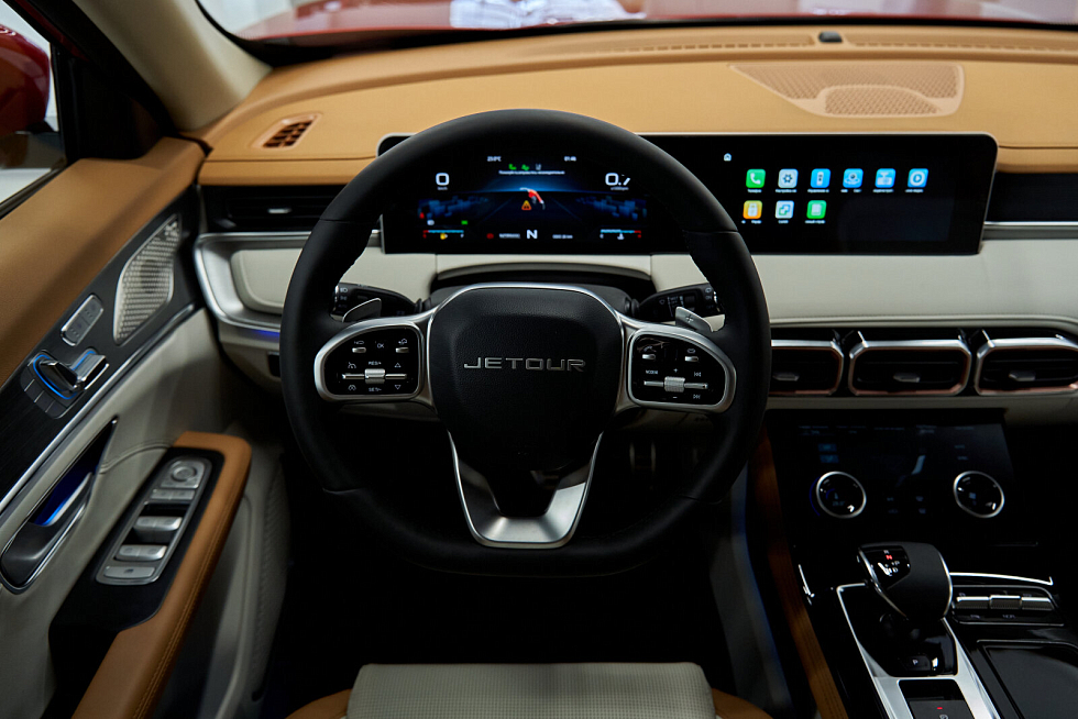 JETOUR X70 PLUS Luxury, красный