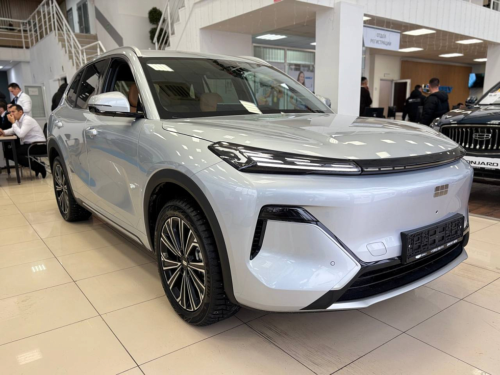 Geely EX5 Гибрид Макс EM-R, серебряный