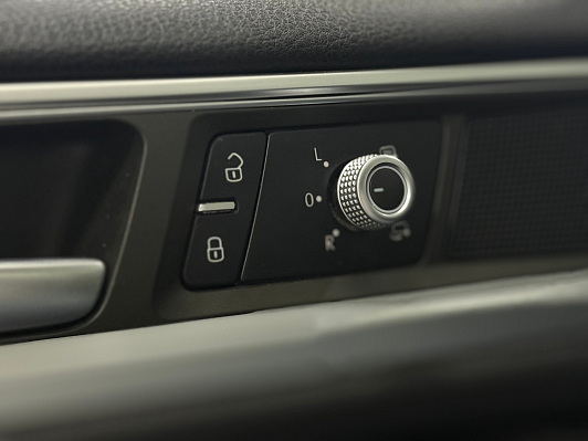 Volkswagen Touareg Business, 2015 года, пробег 151500 км